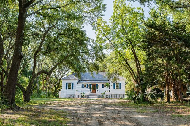 $4,300,000 | 2524 Middle Street, Sullivans Island, SC 29482
