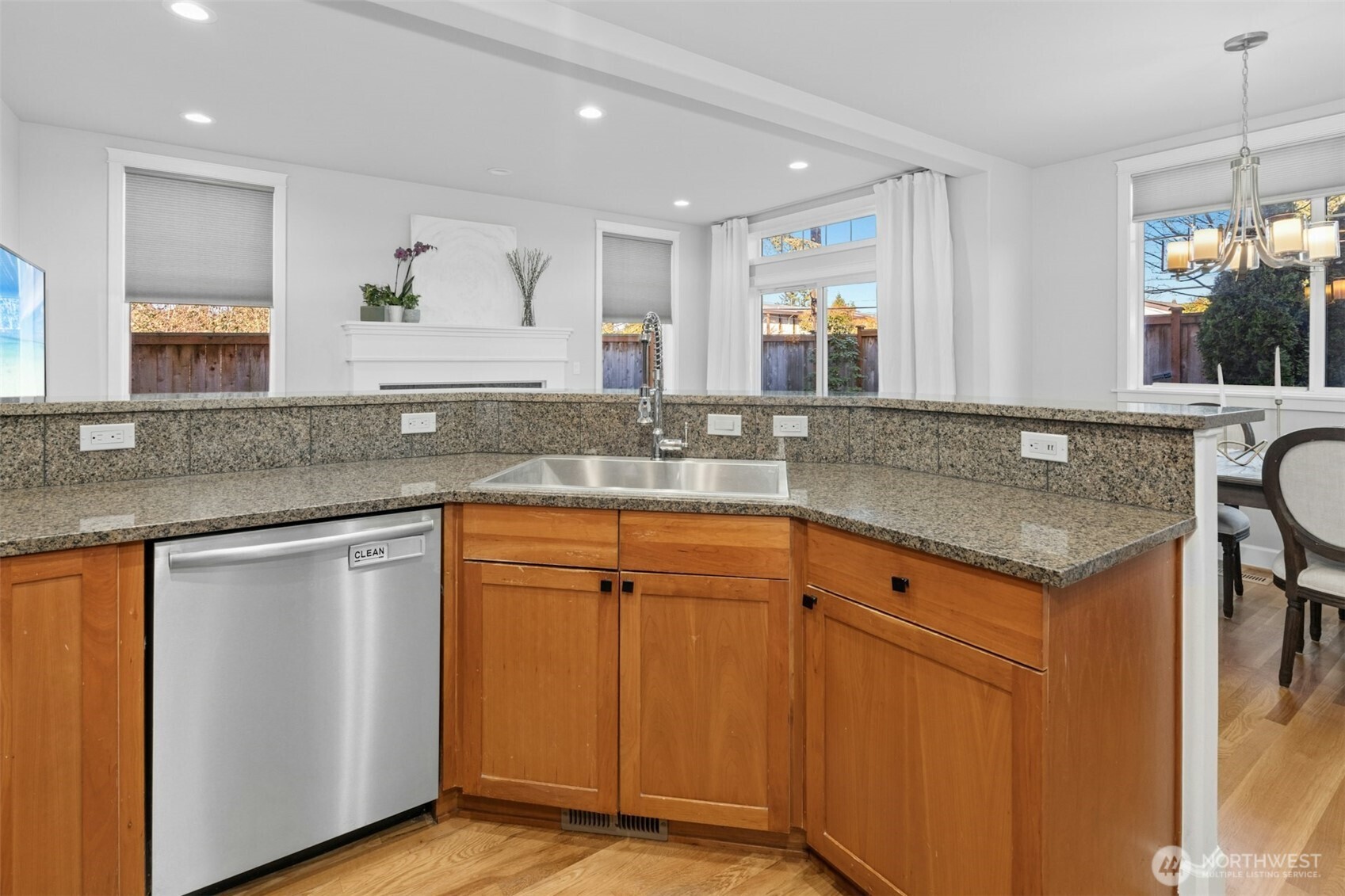 8030 212th Street Southwest Edmonds, WA 98026 - Photo 13 of 35