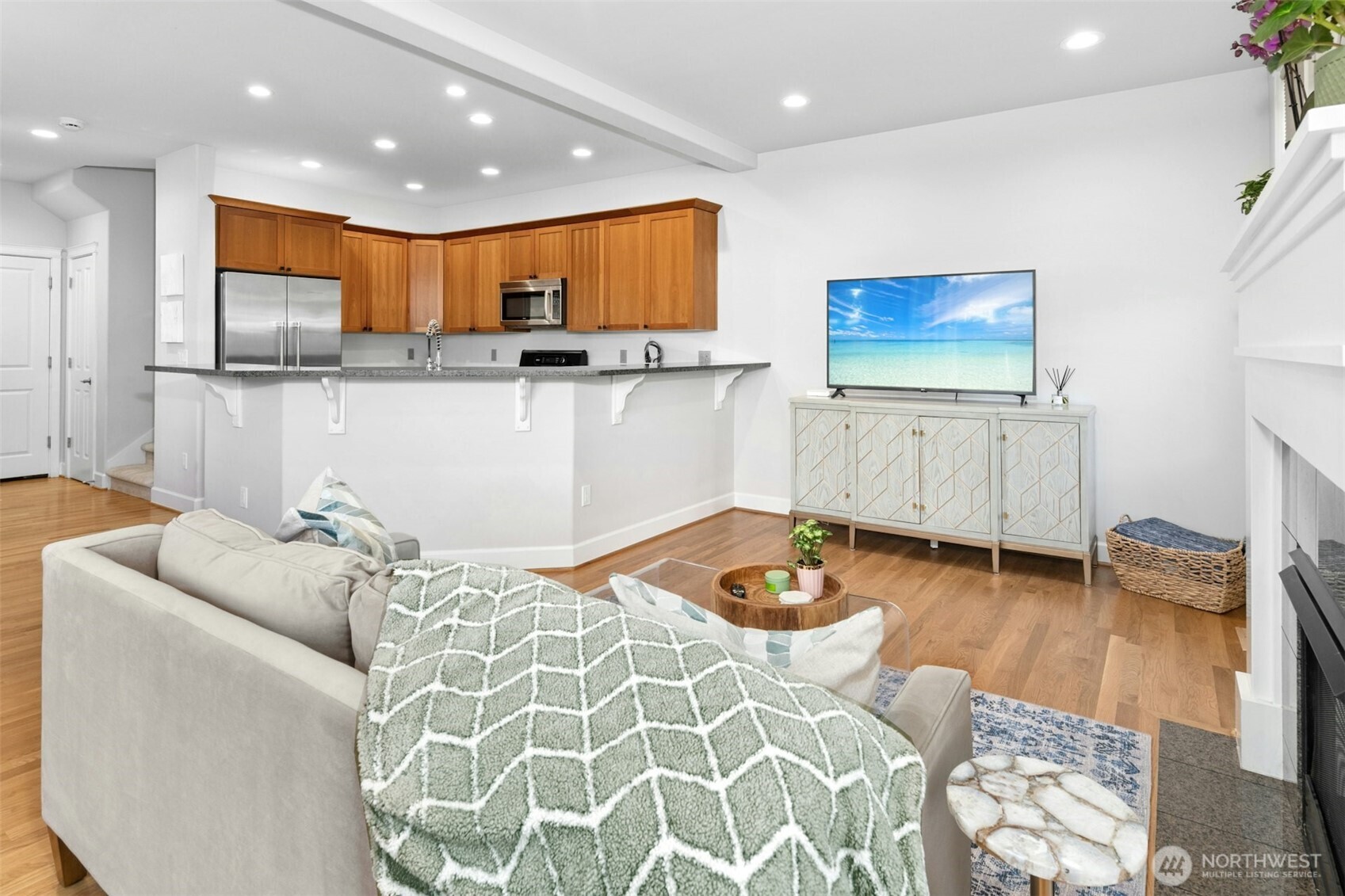 8030 212th Street Southwest Edmonds, WA 98026 - Photo 9 of 35