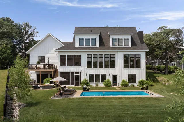 $2,395,000 | 19522 Love Lake Road, Brainerd, MN 56401