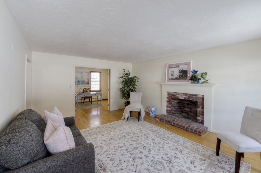 174 Anderson Road Marlborough, MA 01752 - Photo 9 of 42 Gallery Image 9