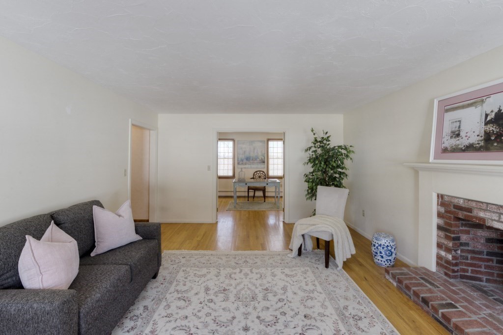 174 Anderson Road Marlborough, MA 01752 - Photo 10 of 42 Gallery Image 10