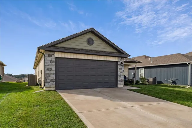 $350,000 | 20367 West 193rd Terrace, Spring Hill, KS 66083