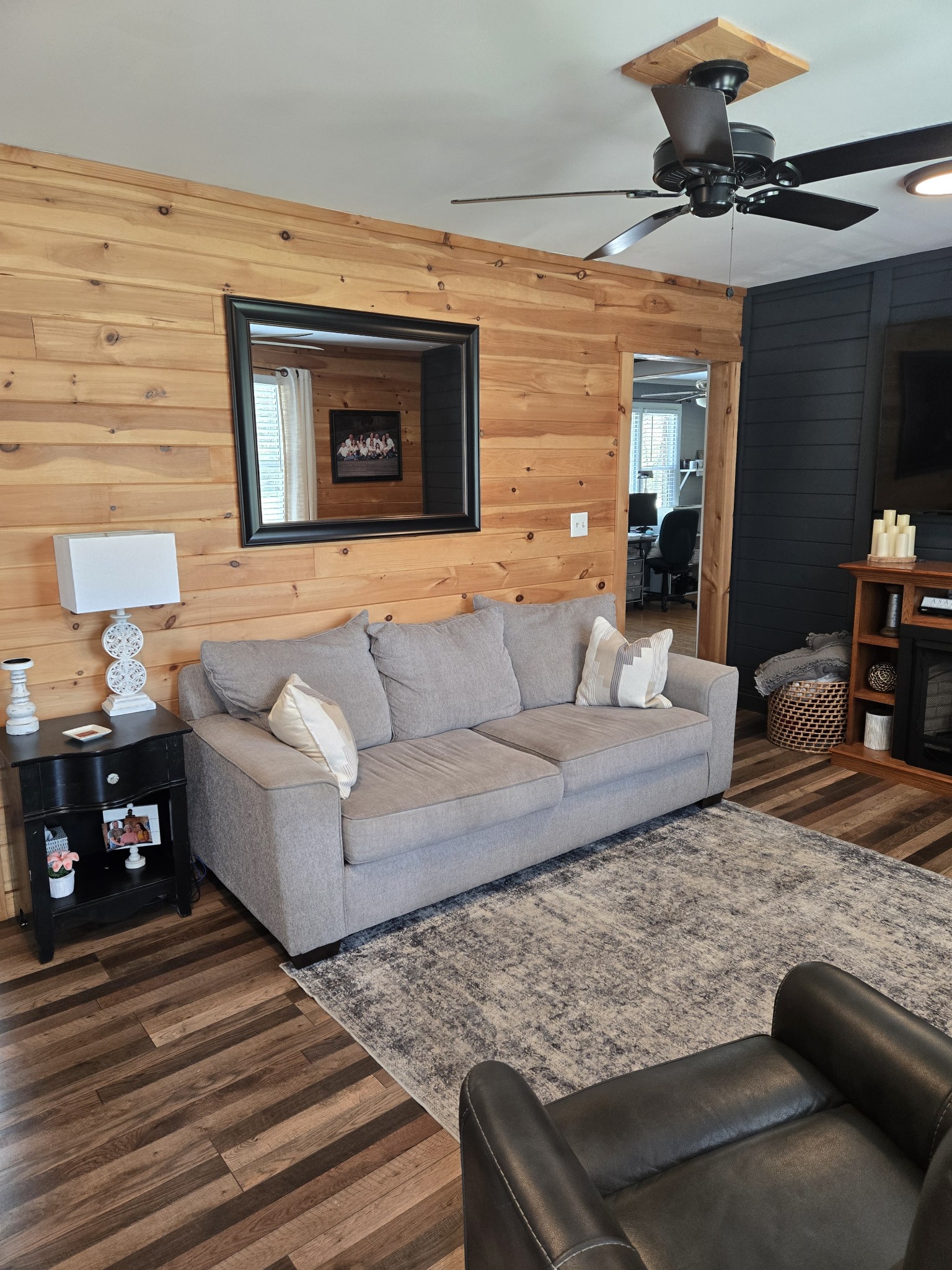 1605 New Dry Hollow Road Vanleer, TN 37181 - Photo 4 of 40 a living room with furniture and wooden floor