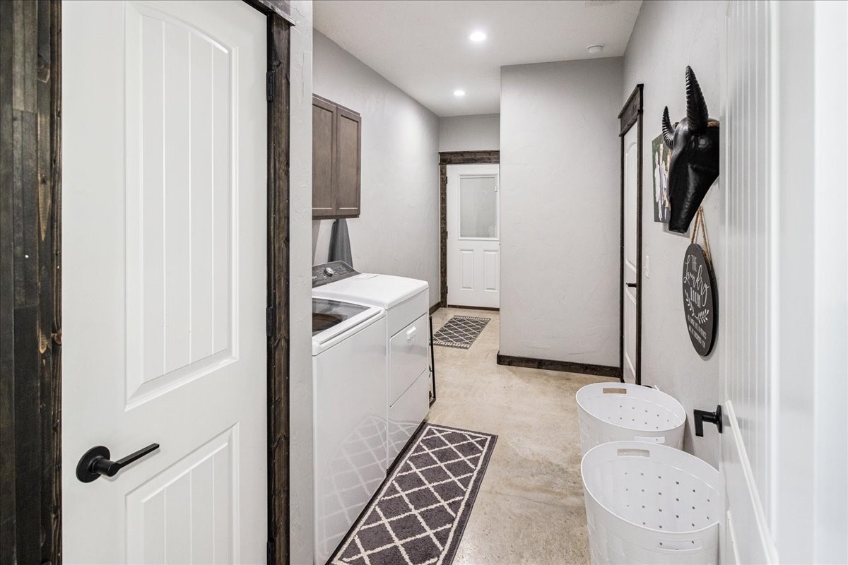 2032 Pahal Road Huntington, TX 75949 - Photo 21 of 45 a bathroom with a toilet and a shower curtain