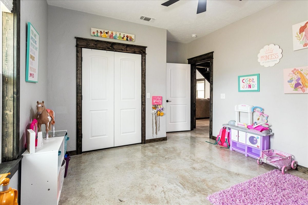 2032 Pahal Road Huntington, TX 75949 - Photo 27 of 45 a view of livingroom with furniture and entryway