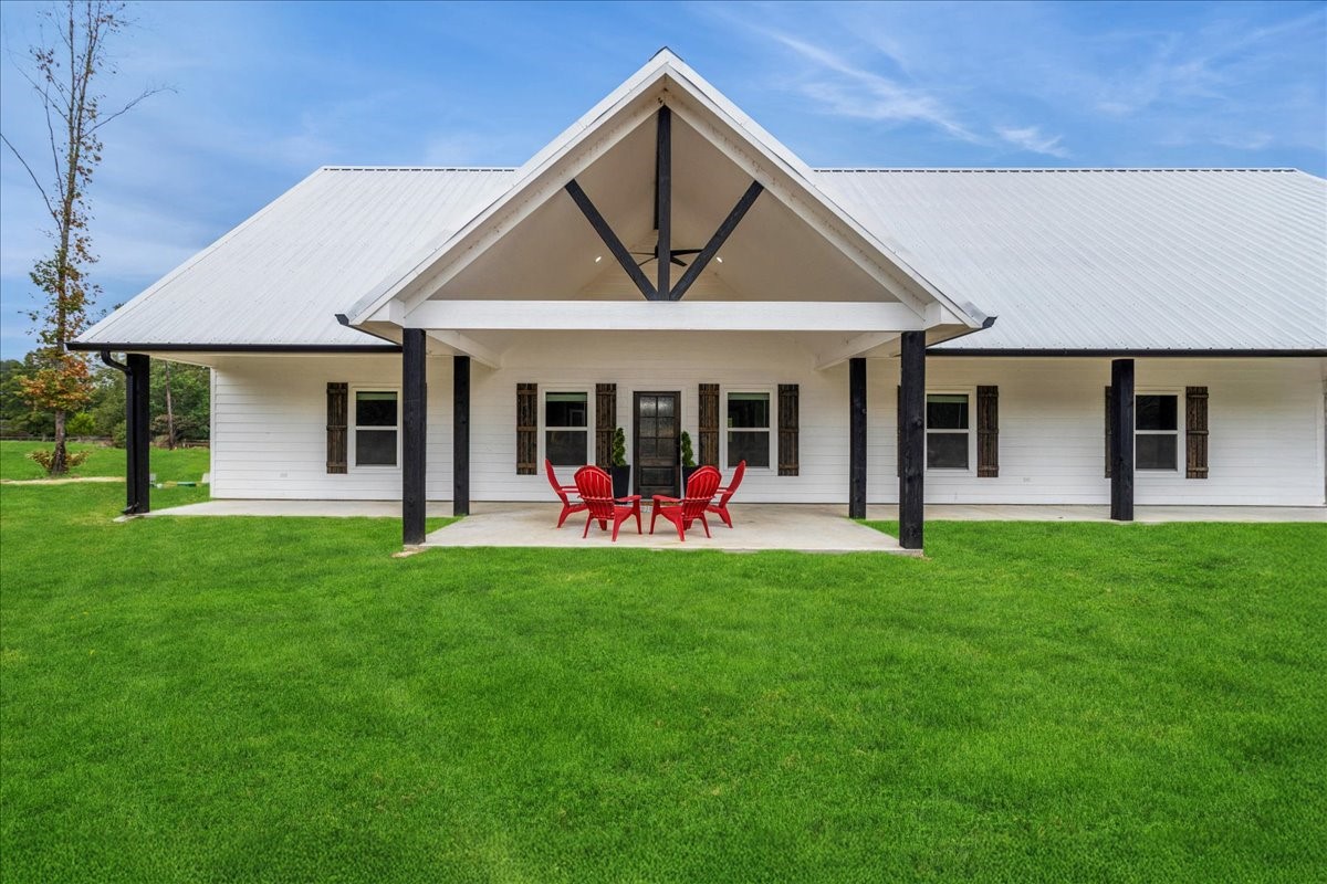2032 Pahal Road Huntington, TX 75949 - Photo 4 of 45 a view of a house with a yard and porch