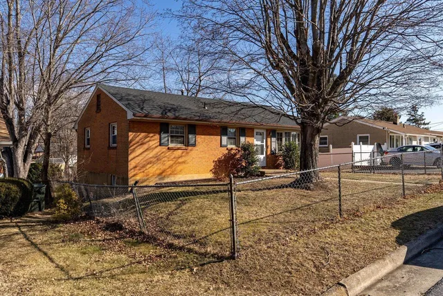 $266,900 | 215 George Street, Staunton, VA 24401