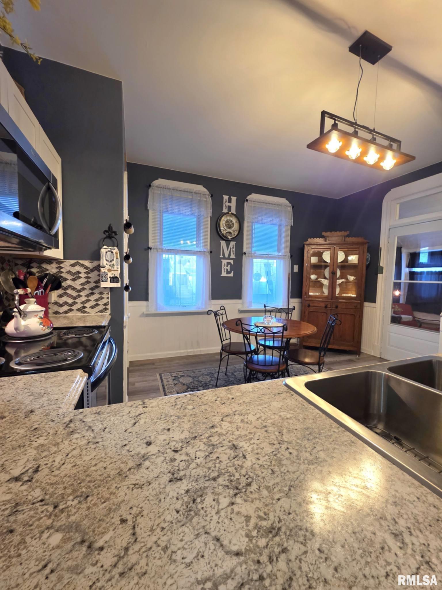 1025 South 11th Street Quincy, IL 62301 - Photo 3 of 31