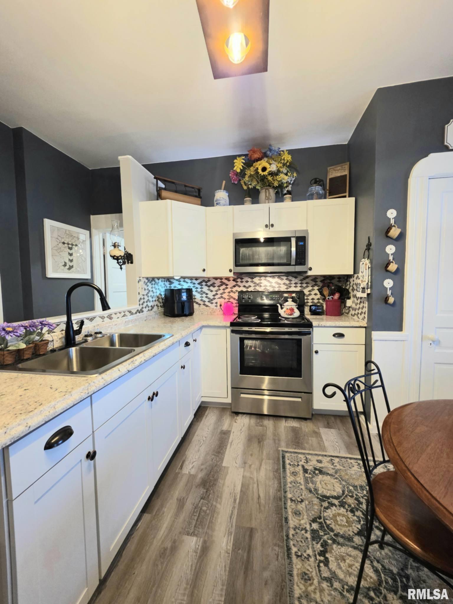 1025 South 11th Street Quincy, IL 62301 - Photo 5 of 31