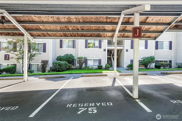 a view of a building entrance