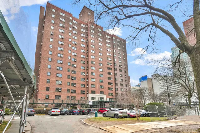 $775,000 | 225 Adams Street, Unit 1H | Downtown Brooklyn