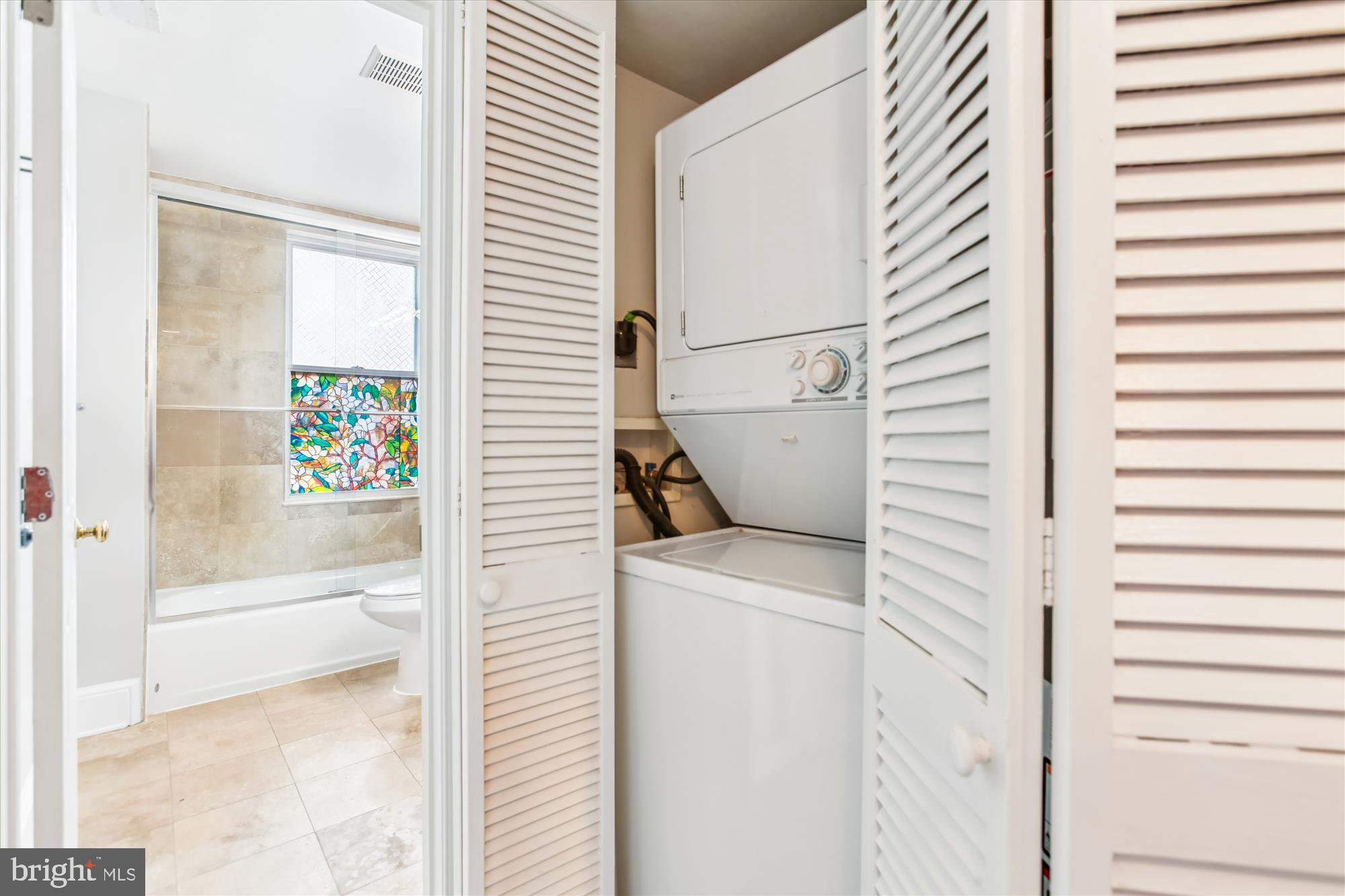 1610 4th Street Northwest Washington, DC 20001 - Photo 29 of 47 a utility room with a window