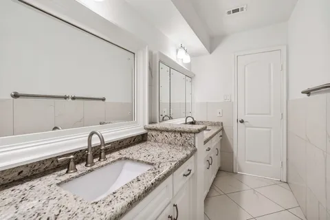 $575,000 | 5710 Ariel Street, Houston, TX 77096