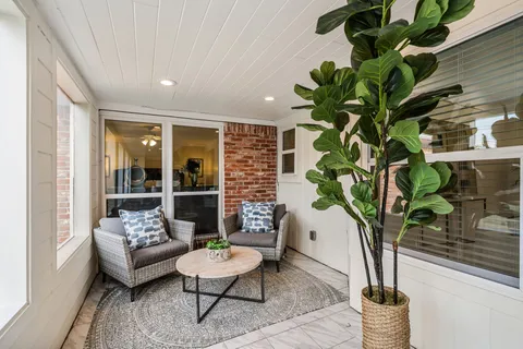 $575,000 | 5710 Ariel Street, Houston, TX 77096