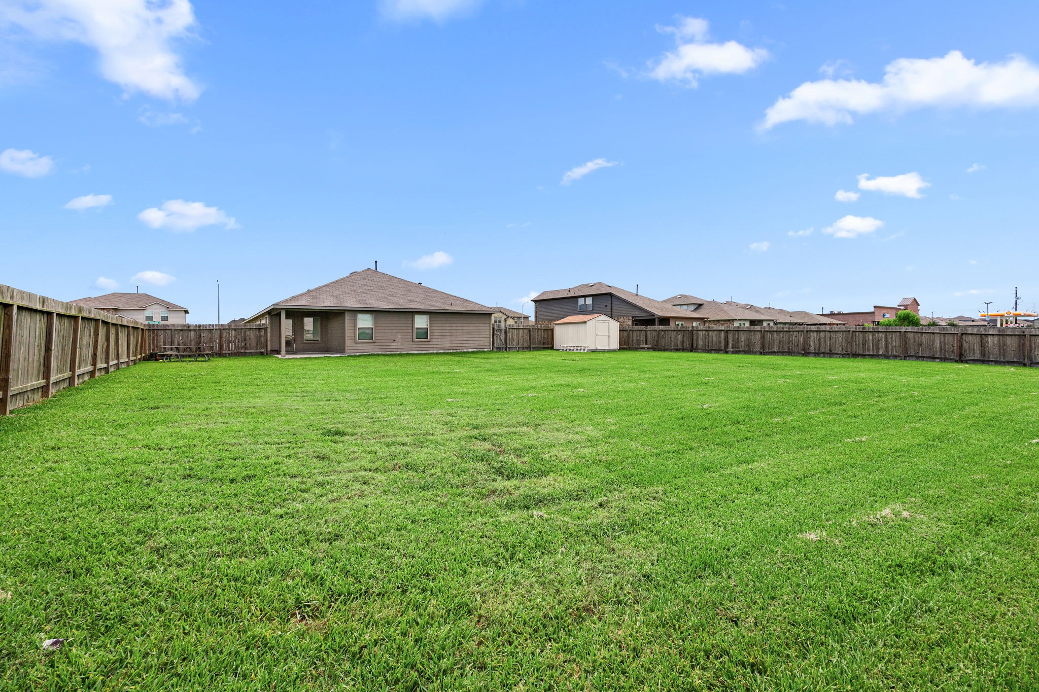 8002 Tamarind Lane Baytown, TX 77521 - Photo 29 of 35