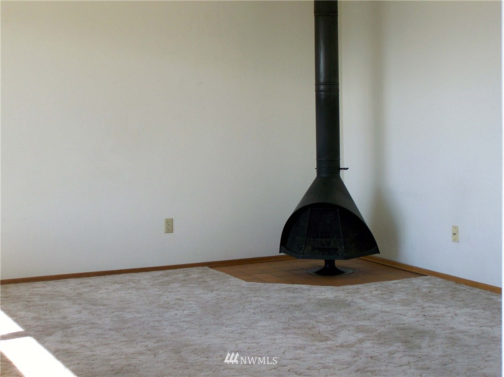 520 Maple Street, Unit 201 Edmonds, WA 98020 - Photo 6 of 8