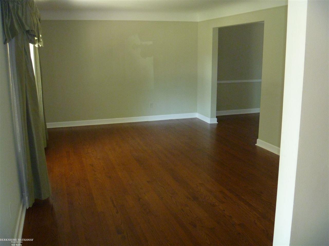 898 Canterbury Road Grosse Pointe Woods, MI 48236 - Photo 8 of 19