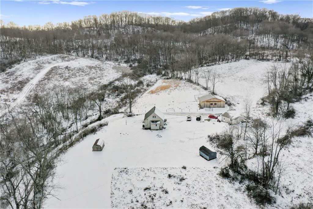 1692 Days Run Road Tarentum, PA 15084 - Photo 2 of 25