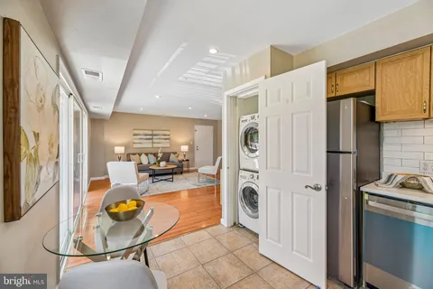 $240,000 | 3220 South 28th Street, Unit 304, Alexandria, VA 22302