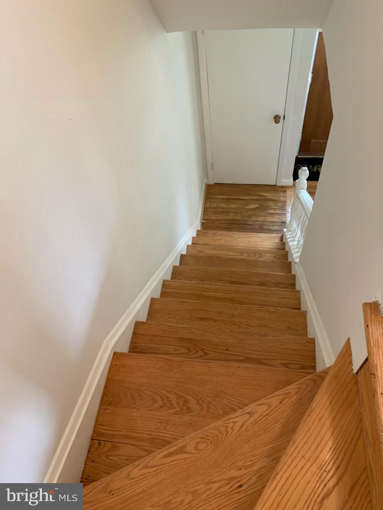 626 Gibson Road Baltimore, MD 21229 - Photo 13 of 35 Upstairs bedroom