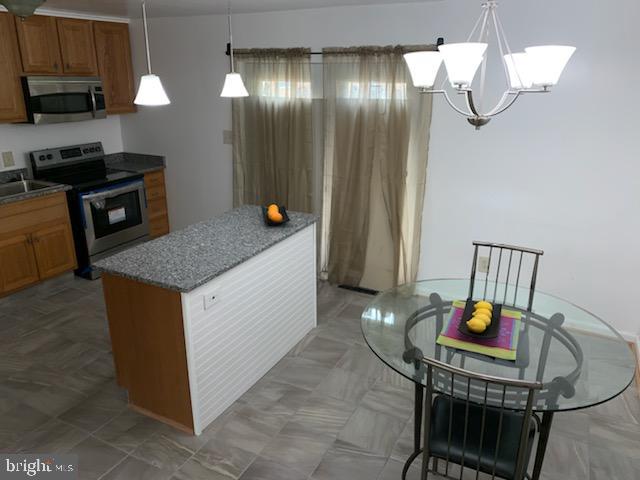 626 Gibson Road Baltimore, MD 21229 - Photo 9 of 35 Eat-in Kitchen
