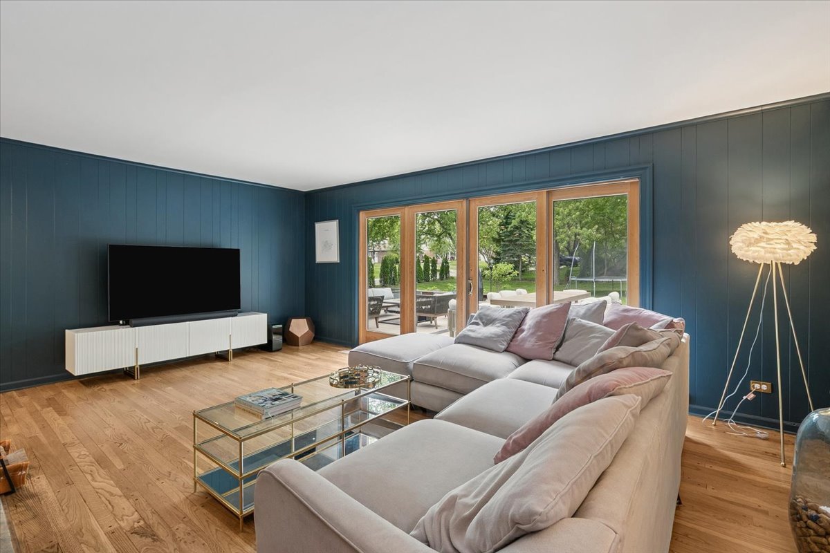 818 Valley Road Lake Forest, IL 60045 - Photo 10 of 40 Gallery Image 10