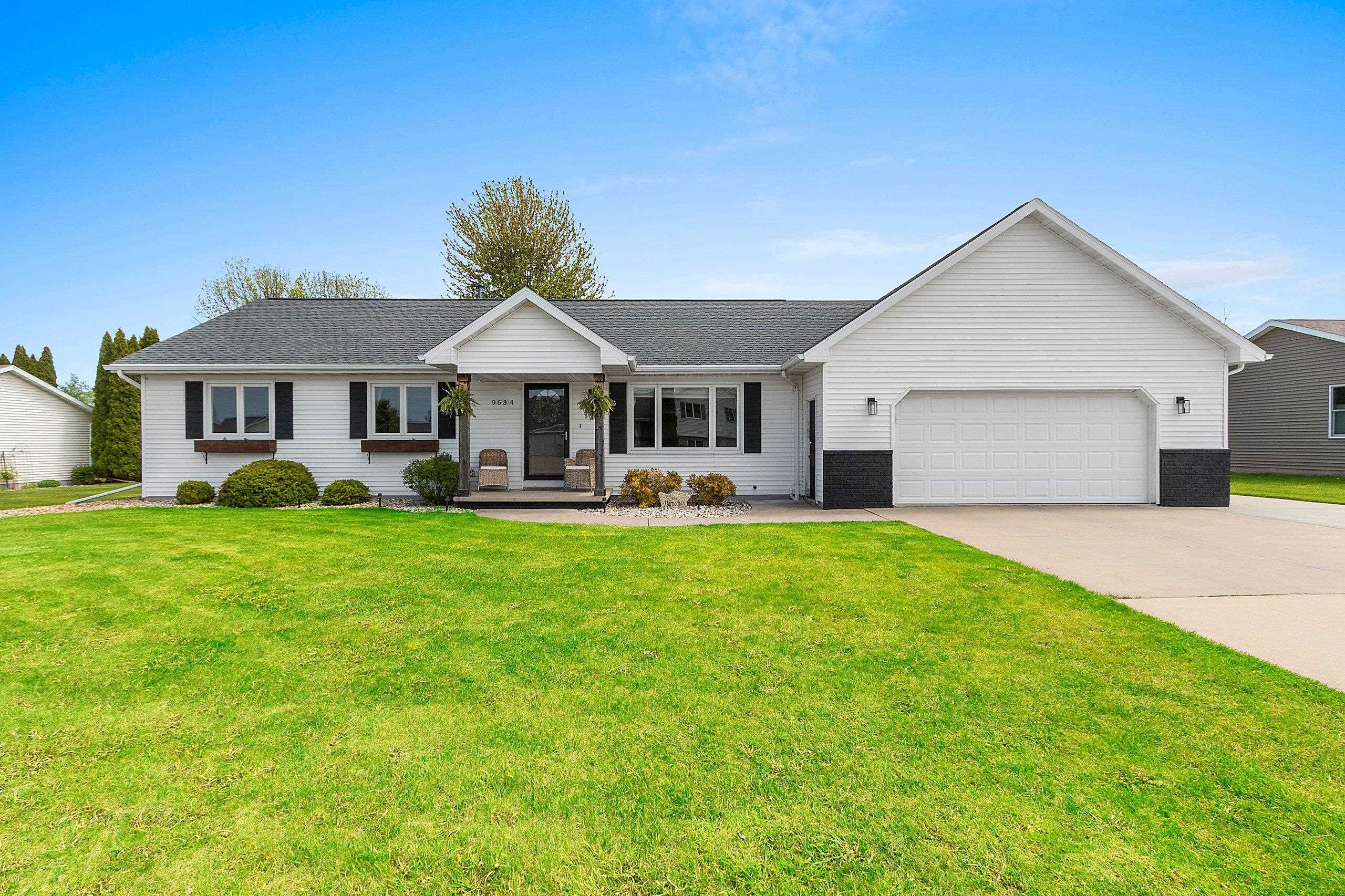 N9634 Chadbury Lane Appleton, WI 54915 - Photo 1 of 25