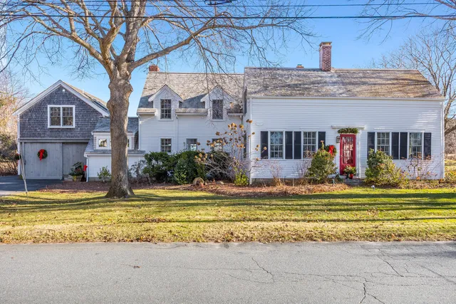$1,899,000 | 8 Dewey Avenue, Sandwich, MA 02563