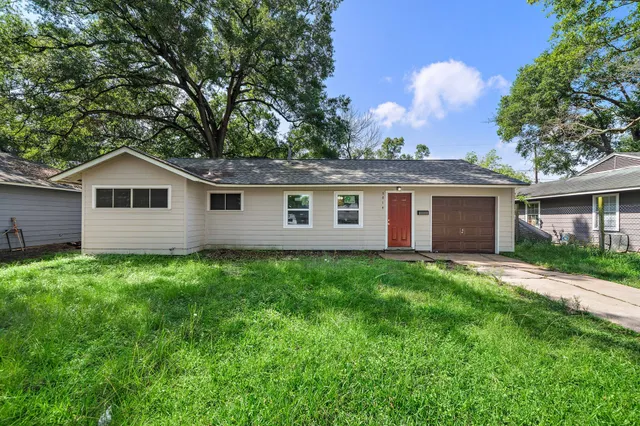 $1,600 | 5814 Westover Street, Houston, TX 77033