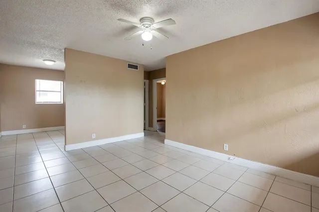 $1,475 | 4061 North Dixie Highway, Unit 29, Oakland Park, FL 33334