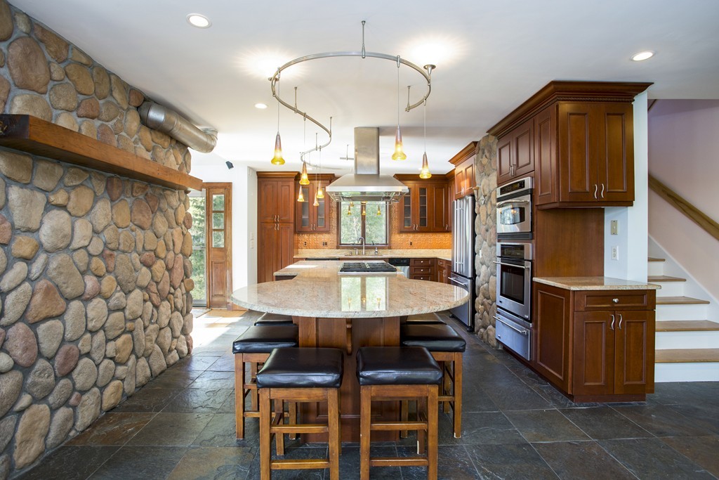 992 Drift Road Westport, MA 02790 - Photo 14 of 29 Gallery Image 14
