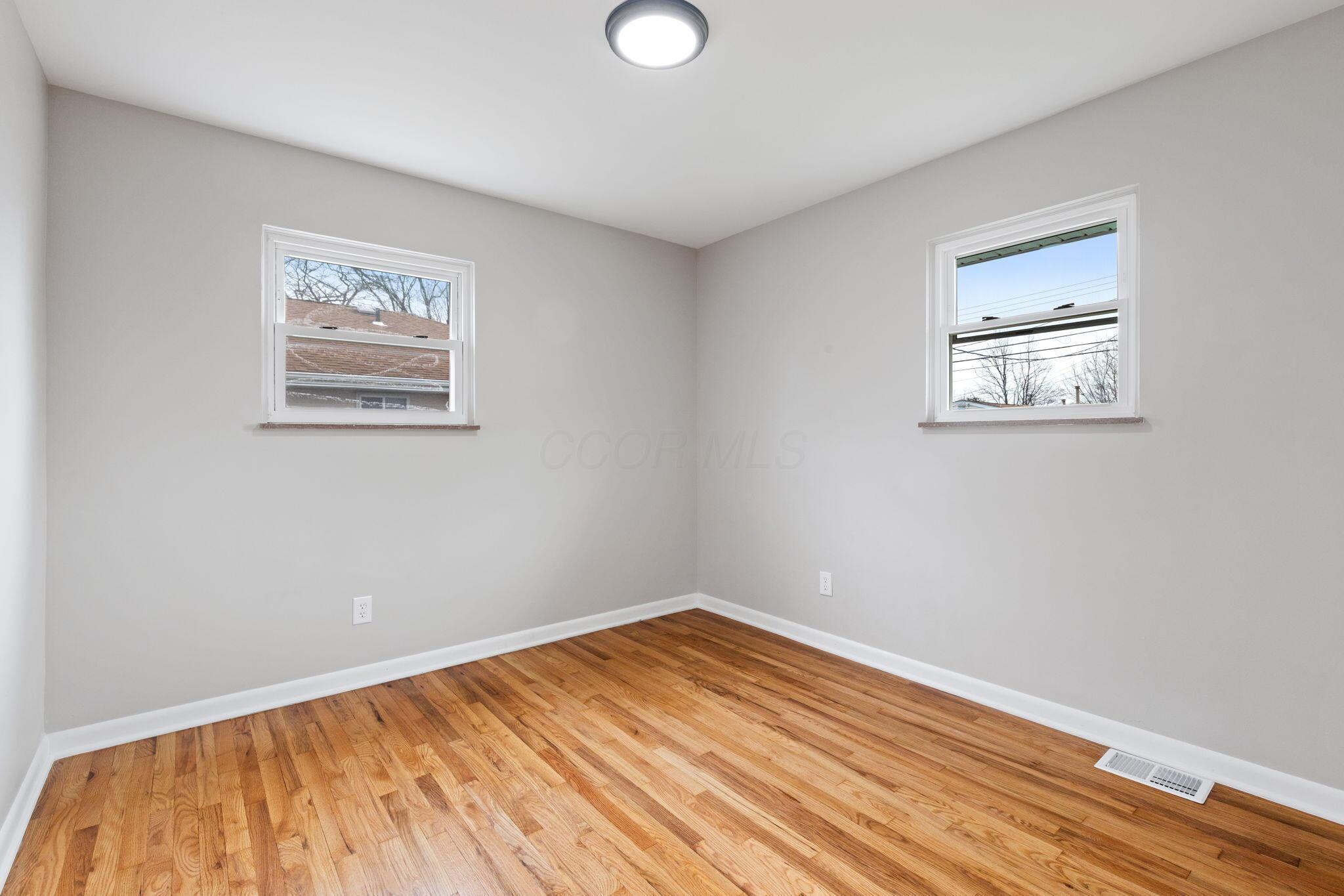3283 Eakin Road Columbus, OH 43204 - Photo 10 of 17 2025-3-25 3283 Eakin Rd 039