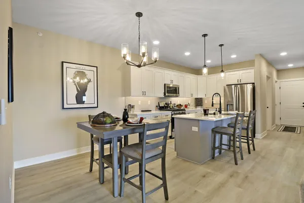 $439,900 | 9200 66th Avenue, Unit 122, Pleasant Prairie, WI 53158