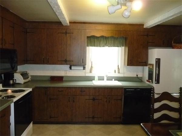 14 Eleanor Road Walpole, MA 02081 - Photo 3 of 12 Gallery Image 3