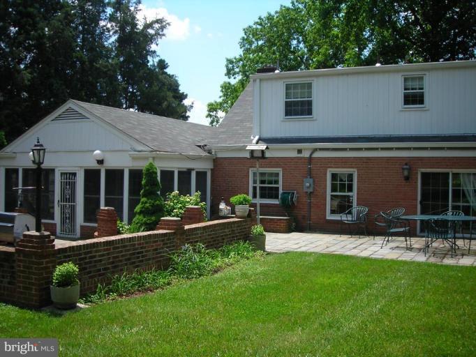 6512 Elmdale Road Alexandria, VA 22312 - Photo 5 of 30 Exterior #3