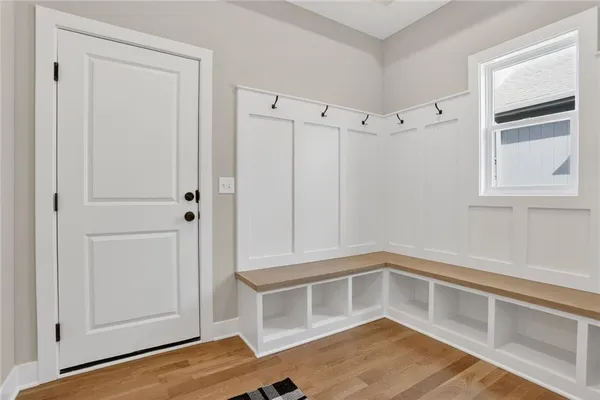 $660,950 | 13715 Northwest 70 Street, Parkville, MO 64152
