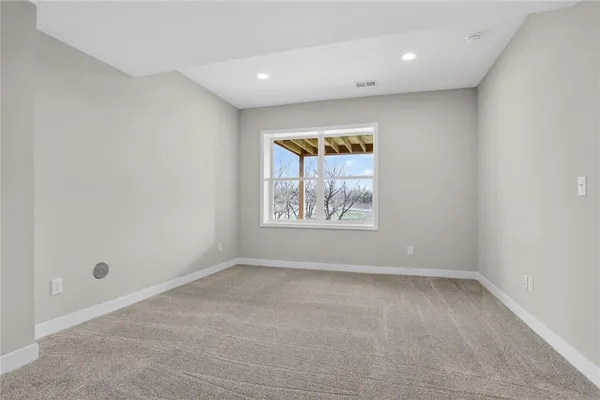 $660,950 | 13715 Northwest 70 Street, Parkville, MO 64152