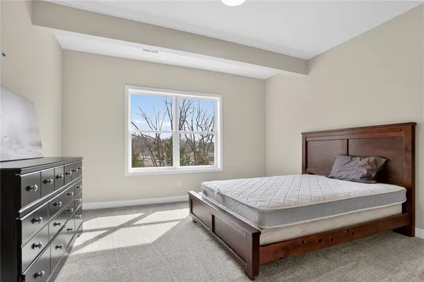 $660,950 | 13715 Northwest 70 Street, Parkville, MO 64152
