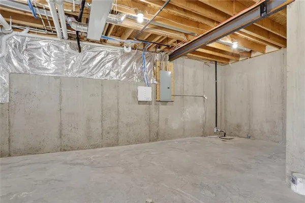 $660,950 | 13715 Northwest 70 Street, Parkville, MO 64152