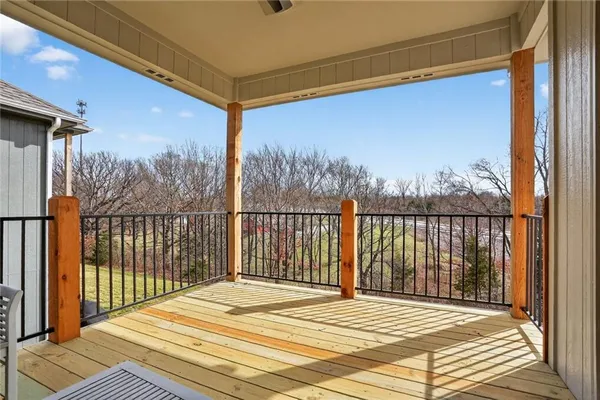 $660,950 | 13715 Northwest 70 Street, Parkville, MO 64152