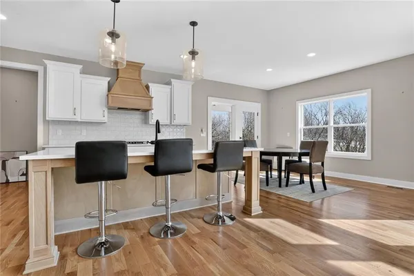 $660,950 | 13715 Northwest 70 Street, Parkville, MO 64152