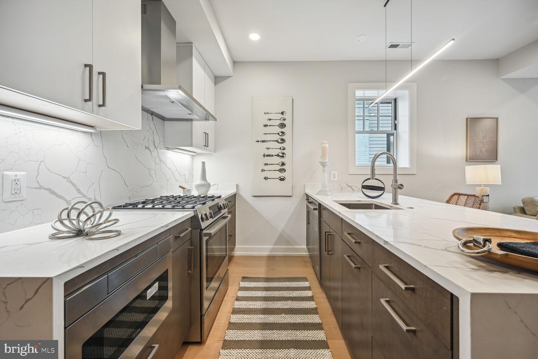 1746 Lanier Place Northwest, Unit 3 Washington, DC 20009 - Photo 12 of 34