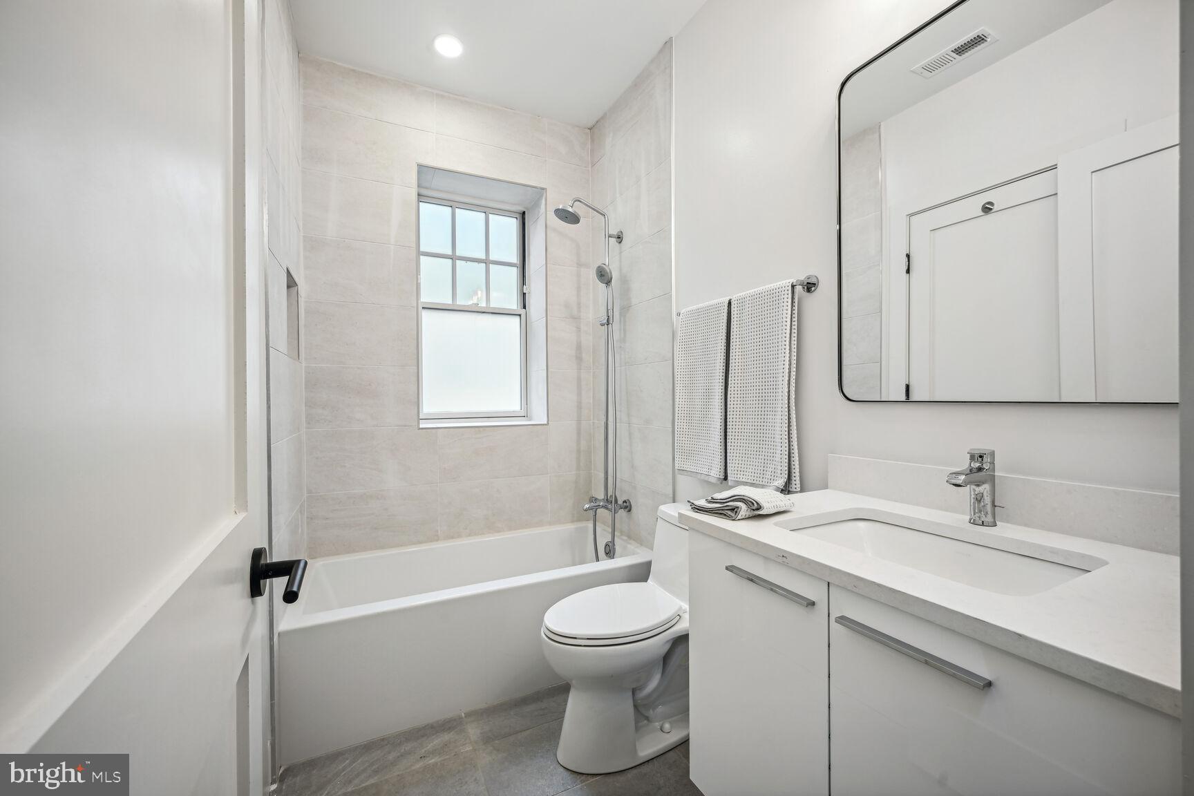 1746 Lanier Place Northwest, Unit 3 Washington, DC 20009 - Photo 19 of 34 hall bath