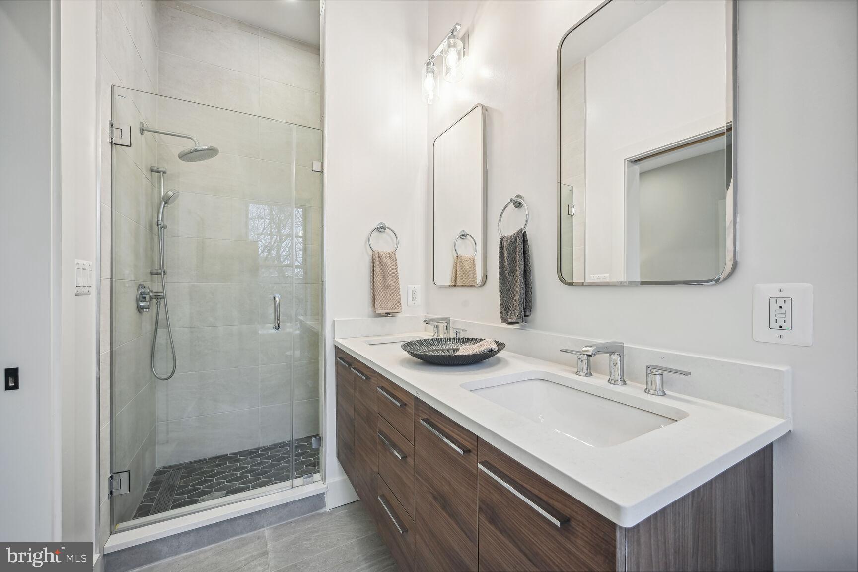 1746 Lanier Place Northwest, Unit 3 Washington, DC 20009 - Photo 20 of 34