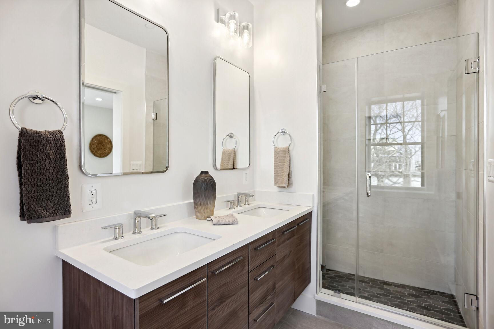 1746 Lanier Place Northwest, Unit 3 Washington, DC 20009 - Photo 22 of 34 Primary Bath