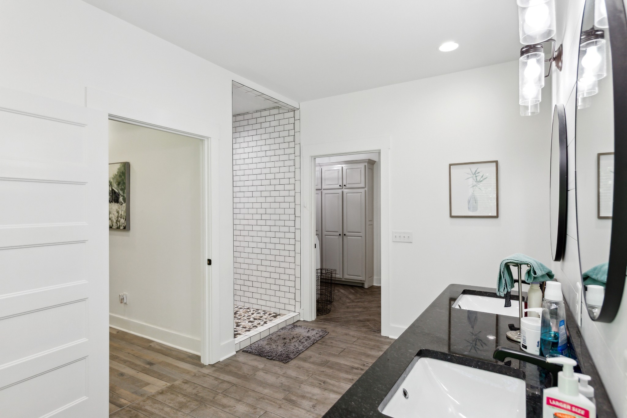 1930 Williams Road Lafayette, TN 37083 - Photo 21 of 41 a workspace with furniture and mirror