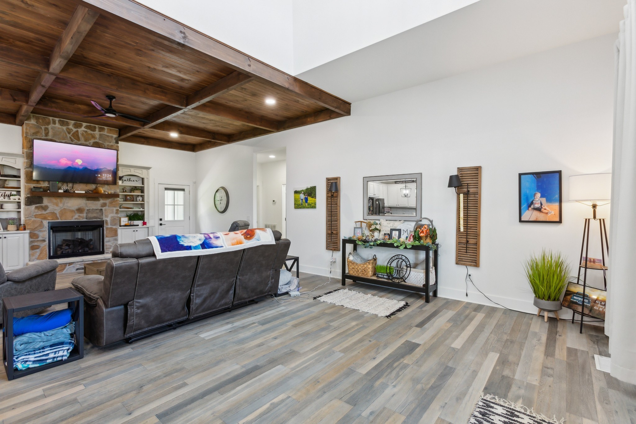 1930 Williams Road Lafayette, TN 37083 - Photo 8 of 41 a living room with furniture and a flat screen tv