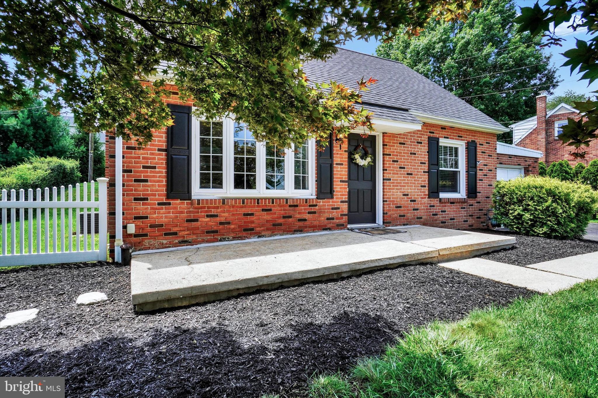 720 Hammond Road York, PA 17406 - Photo 3 of 28 Gallery Image 3