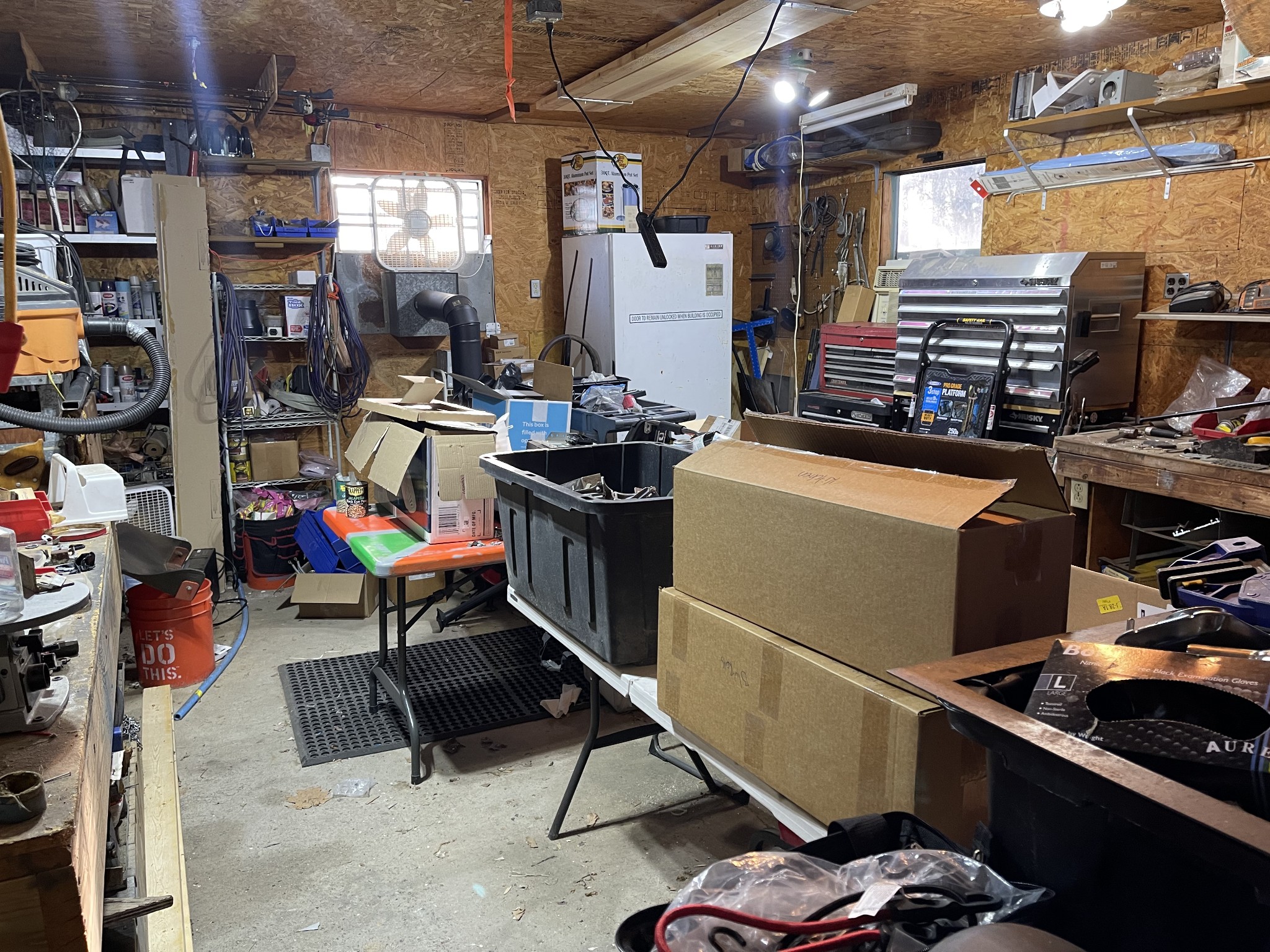 274 Hester Road Portland, TN 37148 - Photo 9 of 18 a room with musical instruments